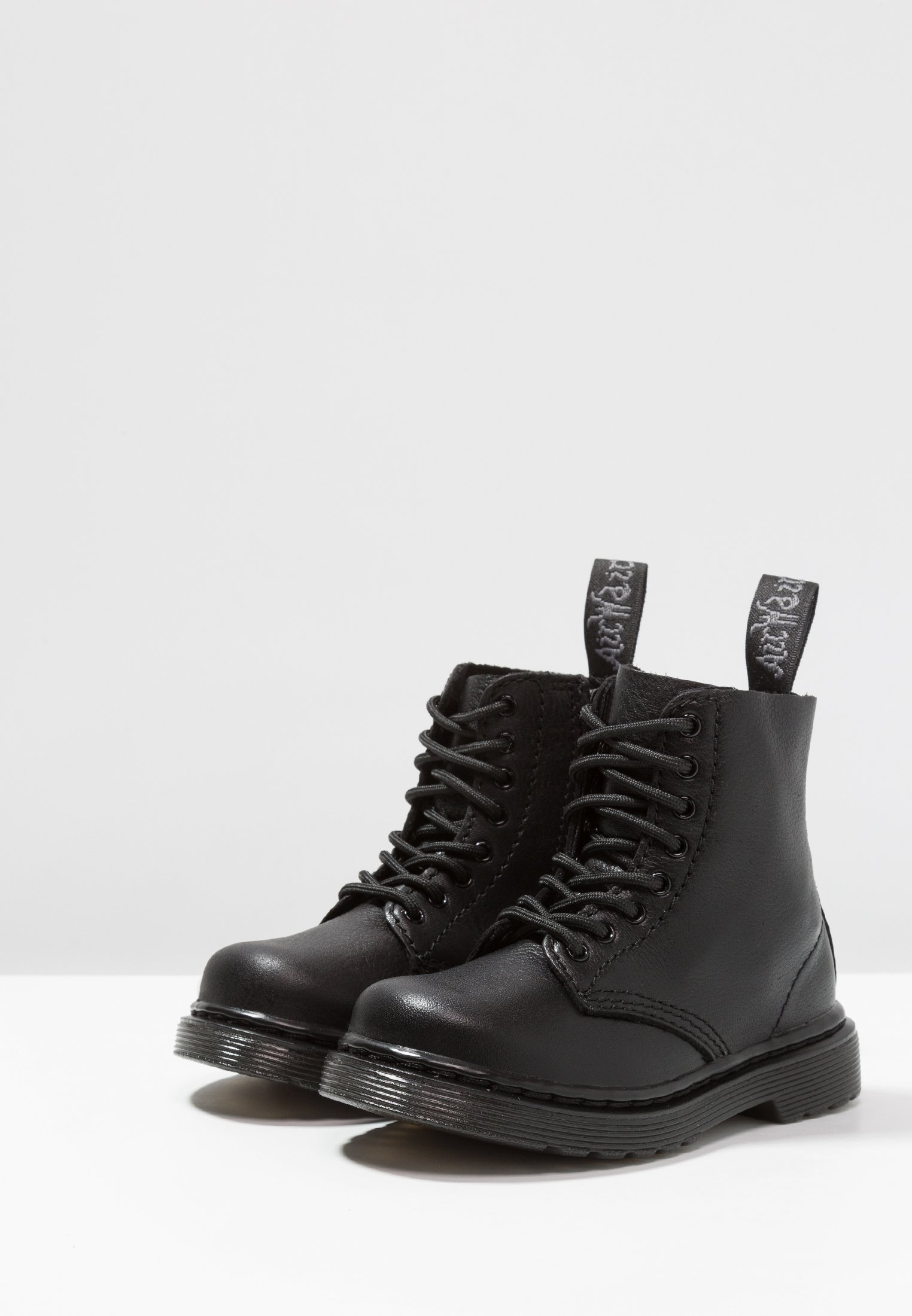 dr martens monochrome 1460