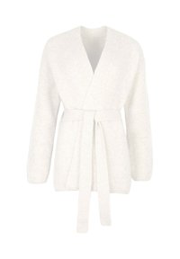 Cardigan enveloppant blanc en tricot avec des manches longues, col en V et une ceinture assortie à la taille. Texture douce ; sans motifs ni éléments métalliques.