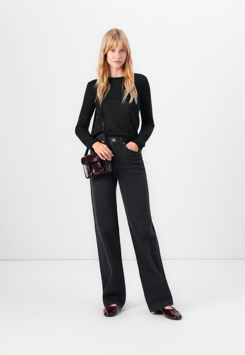VERO MODA women's wide jeans Vmtessa Hr Wide Jeans Rhines Ra118 Go, Black, 28 W / 30 L