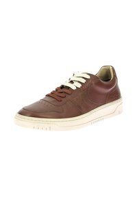 Sneaker in pelle marrone con lacci bianchi e marroni, con punta tonda, perforazioni sulla punta e suola in gomma testurizzata.