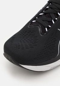 ASICS GEL NIMBUS 25 - Hardloopschoenen voor op de weg - black/pure silver