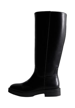 Knee-high zwarte leren laarzen met een gladde textuur, ronde neus, minimale stiksels en een platte rubberen zool. Eenvoudig, strak ontwerp.