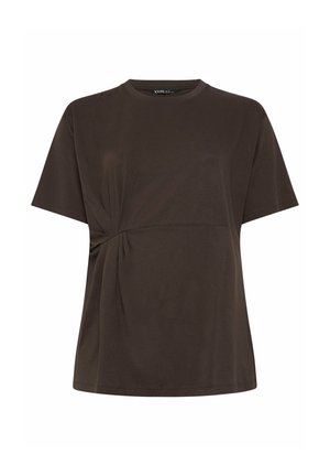 Donkerbruine t-shirt met korte mouwen, een ronde hals en een geplooid detail aan de zijkant dat subtiele plooien aan de voorkant creëert.