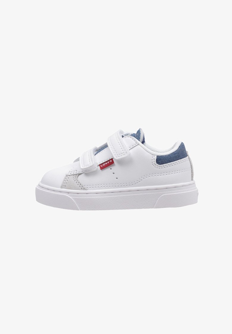 Baskets blanches avec des bandes velcro, un accent texturé bleu au talon et une semelle en caoutchouc au design épuré.