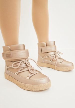 Cizme de iarnă - beige