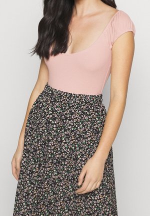 T-shirt med print - pink