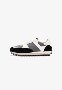 Seleccionado, warm grey white