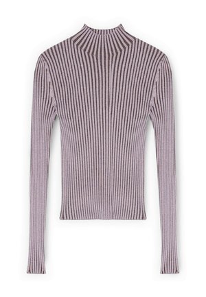 Suéter de punto acanalado de manga larga con rayas verticales en lavanda y marrón, con escote alto y redondo.