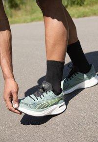 Selected, green moon/yellow alert