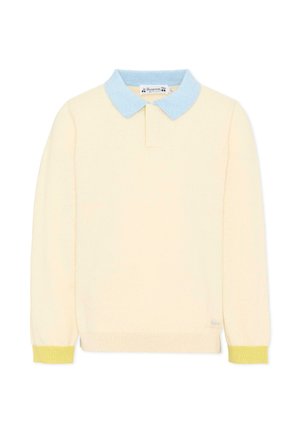 Maglione crema a maniche lunghe con collo azzurro chiaro e polsini gialli a coste su sfondo bianco.