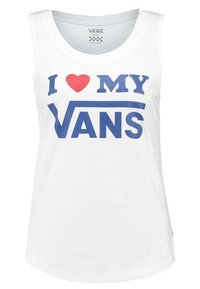 Débardeur blanc en coton avec un col rond. Il présente un texte bleu « I LOVE MY VANS » et un graphique de cœur rouge. Design simple.
