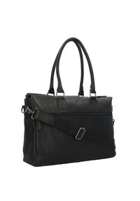 Bolso tote de cuero negro con asas superiores dobles y correa de hombro ajustable. Presenta un bolsillo frontal con cremallera y acentos metálicos. Textura suave.
