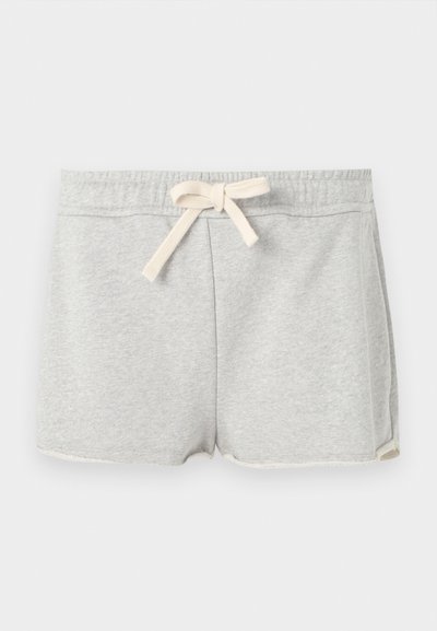 Γκρι βαμβακερά σορτς με ελαστική μέση και κορδόνι, με απαλό ύφασμα και απλό σχέδιο. Τα τελειώματα είναι ελαφρώς καμπυλωτά.