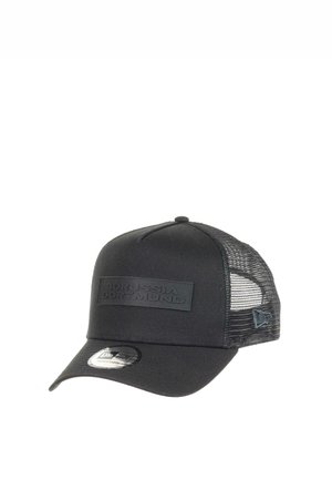 Schwarze Trucker-Kappe aus Mesh mit gebogenem Schirm, "Borussia Dortmund"-Logo vorne und verstellbarem Verschluss hinten.