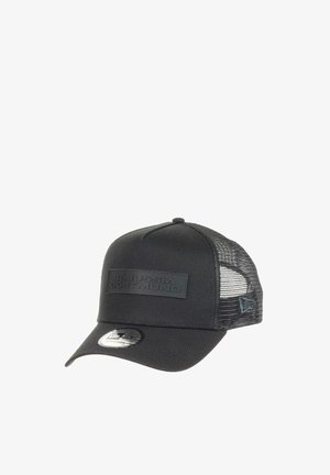 Schwarze Trucker-Kappe aus Mesh mit gebogenem Schirm, "Borussia Dortmund"-Logo vorne und verstellbarem Verschluss hinten.