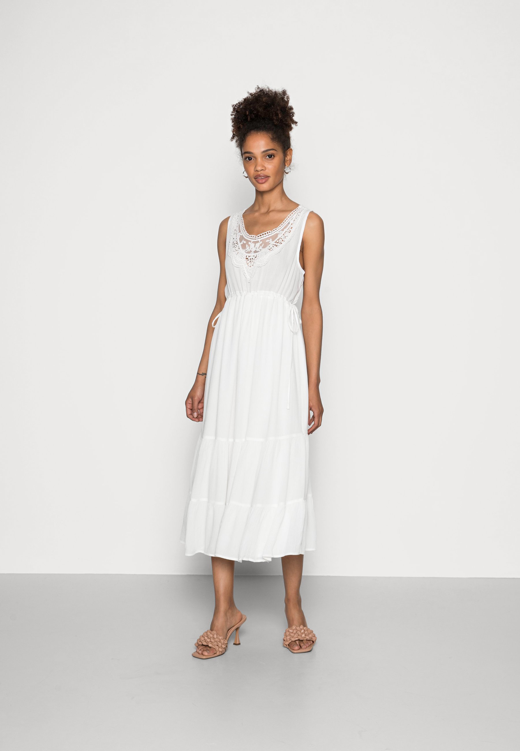 Springfield VESTIDO LARGO BAMBULA BORDADO - Vestido informal - sand/blanco  - Zalando.es