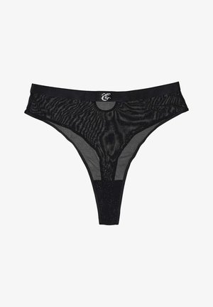 Czarny string z przezroczystego materiału o teksturowanym wzorze, z solidnym czarnym pasem w talii i akcentem z logo z cyrkoniami z przodu.