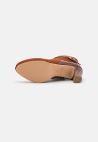 Tamaris Botines de tacón - cognac