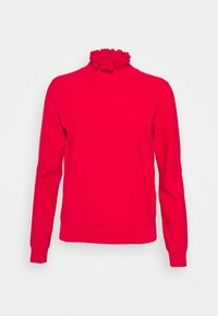 Pull rouge vif à manches longues avec un col montant à volants et des poignets et un ourlet côtelés, présenté sur un fond clair uni.