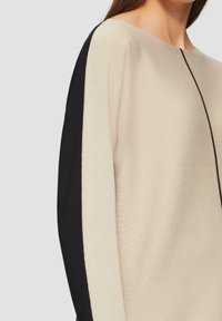 s.Oliver BLACK LABEL Stickad tröja - beige