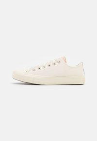 Converse Sneakers - off-white
