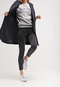ONLY Vaqueros pitillo - black