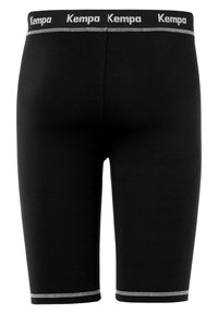 Schwarze Sportshorts mit elastischem Bund, auf dem das "Kempa"-Logo prangt. Glattes Material, figurbetonter Schnitt und kontrastierende Nähte an den Säumen.