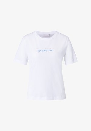 Witte katoenen T-shirt met korte mouwen en een ronde hals. Voorzien van blauwe geborduurde tekst "LOVE DE MARE" aan de voorkant.