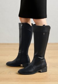Čižmy - black