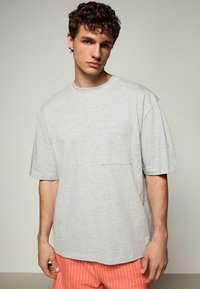 Thumbnail Image 3