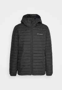 Svart puffjacka med huva, med dragkedja framtill, horisontell kviltad design och Columbia-logotyp på övre vänstra sidan.