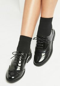 Lipsy BROGUE SCHOOL REGULAR FIT - Šněrovací boty - black