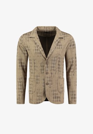 Blazer de espiga beige con un patrón texturizado, solapas de muesca, tres botones y dos bolsillos frontales.