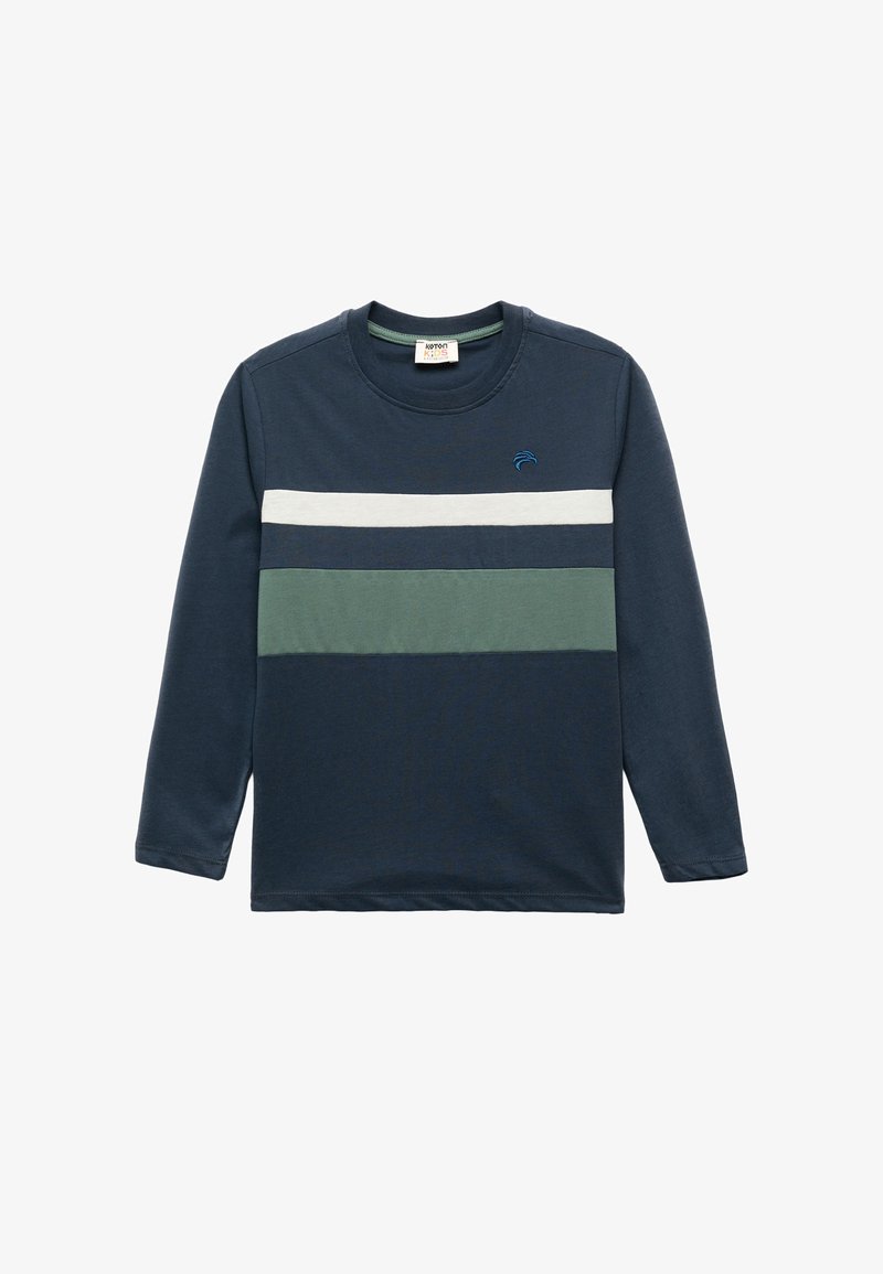 Granatowa koszula z długim rękawem wykonana z bawełny, z poziomymi paskami w kolorze białym, jasnym zielonym i ciemnym zielonym, z małym logo na piersi.