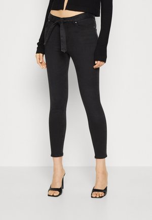 ONLY ONLHUSH BELT - Jeans Skinny Fit - black denim