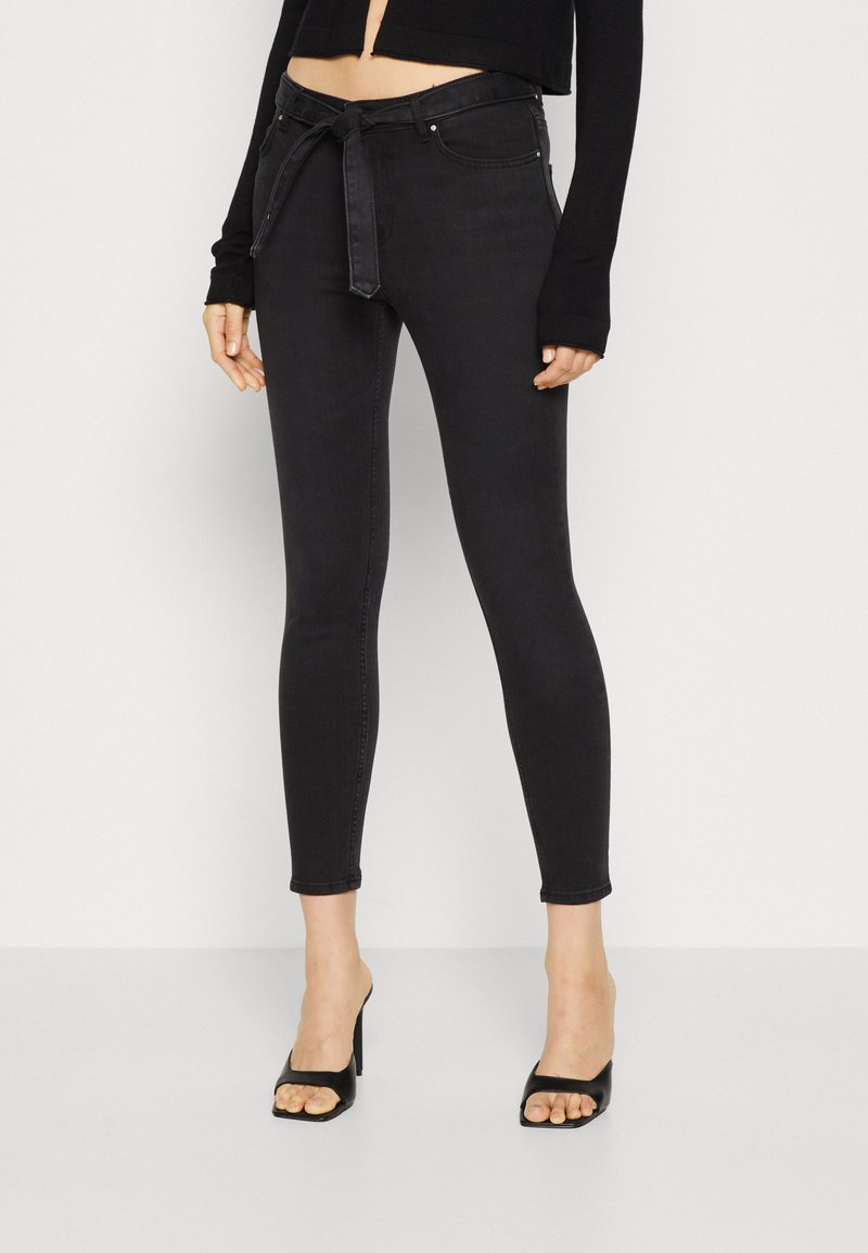 ONLY ONLHUSH BELT Jeans Skinny Fit black denim Zalando.de