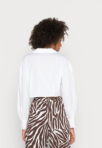 Gina Tricot DELLA TIE STRING BLOUSE - Blusa - white