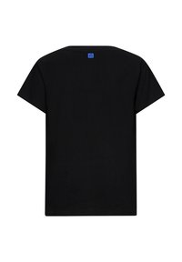 Schwarzes Baumwoll-T-Shirt mit Rundhalsausschnitt und kurzen Ärmeln. Besitzt ein kleines blaues Etikett auf der Rückseite, hat eine glatte Textur und eine lässige Passform.