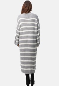 Elara Strikkjoler - grau