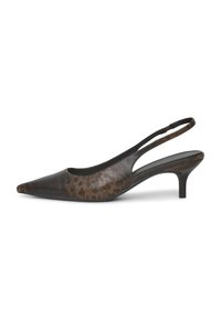 Décolleté slingback a punta in pelle leopardata marrone e nera, con tacco sottile e lati aperti per un design elegante.
