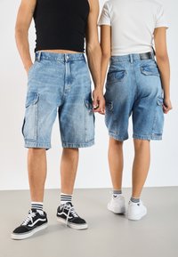 YOURTURN - UNISEX - Shorts vaqueros - light blue denim Imagen en miniatura 1