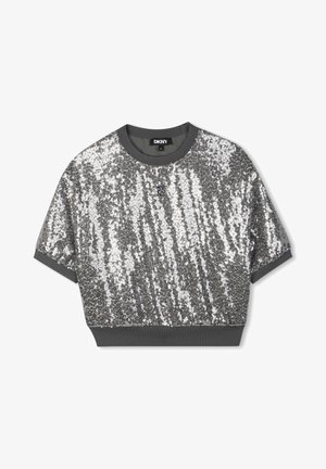 Top court à manches courtes avec un design en sequins argentés sur une base grise, doté d'un col rond et d'une bordure grise contrastante au niveau des manches et de l'ourlet.