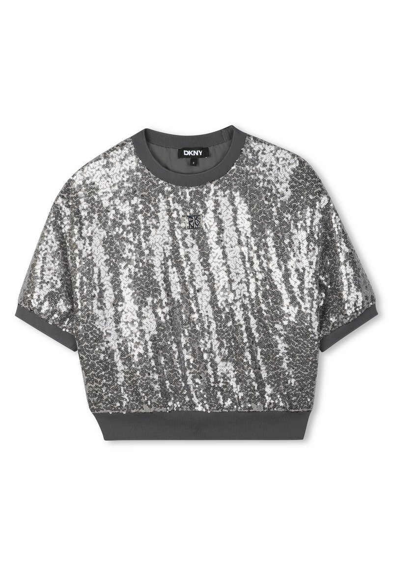Korte mouwen cropped top met een zilveren sequin ontwerp op een grijze basis, voorzien van een ronde halslijn en contrasterende grijze biezen bij de mouwen en onderrand.