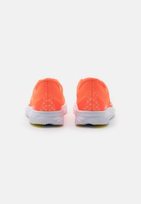 New Balance FUELCELL SUPERCOMP PACER - Zapatillas para caminar - neon dragonfly
