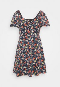 Vestido floral con un torso ajustado y una falda acampanada. Fondo azul marino oscuro con flores rojas, amarillas y rosas. Cortas mangas abullonadas.
