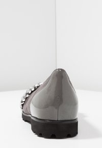 Gabor Bailarinas - grey