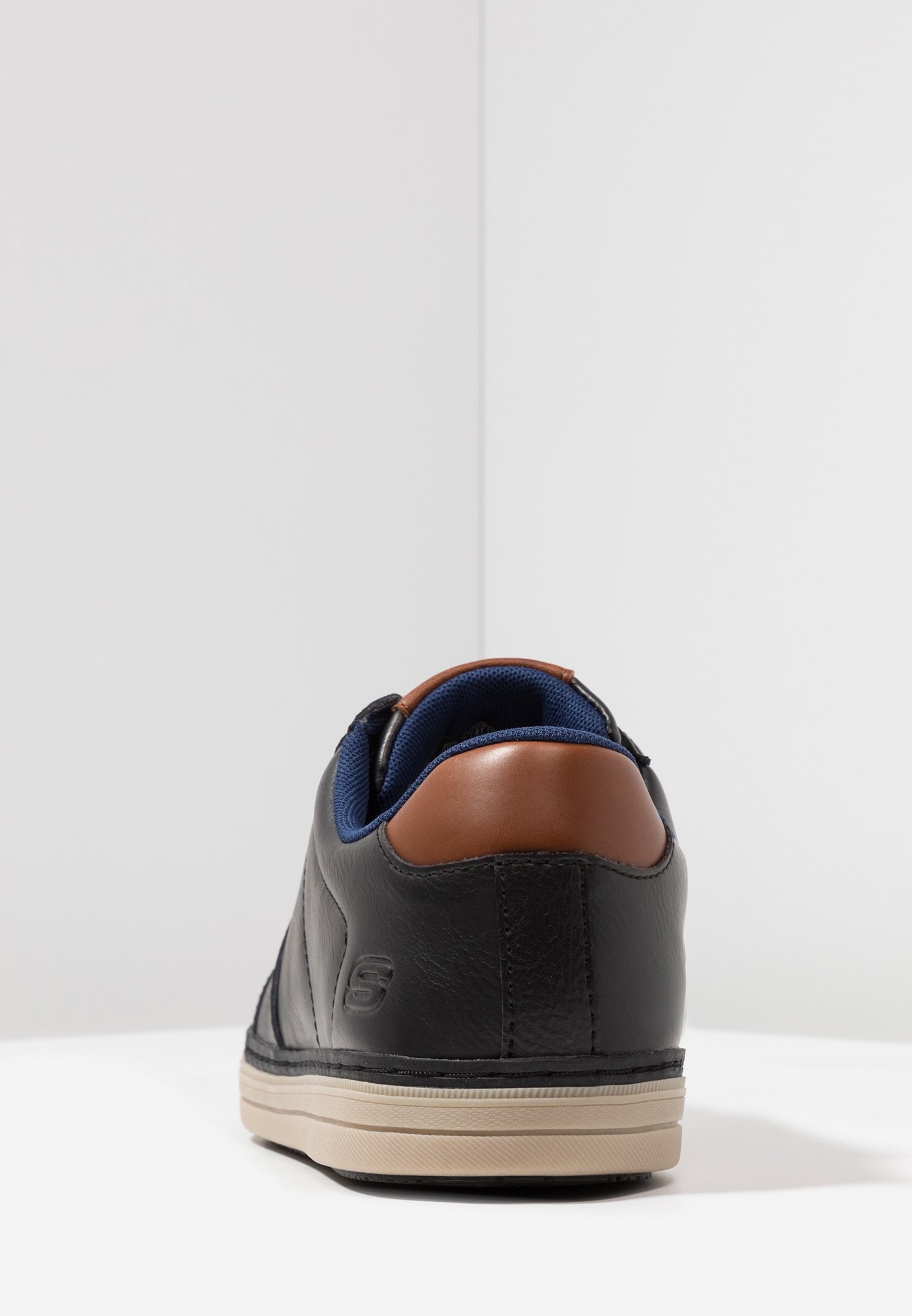 skechers heston avano black