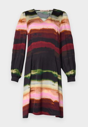 Több színű, V nyakú, hosszú ujjú ruha, elasztikus mandzsettákkal. Könnyű anyagból készült, vízszintes hullámos csíkokkal piros, zöld és rózsaszín árnyalatokban.