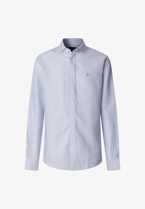 Hellblau-weiß gestreiftes Langarm-Hemd mit Knopfleiste und einem kleinen, auf der linken Brust eingestickten Logo.