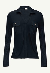 Zwart langslav T-shirt met diepe V-hals, kraag en twee klepzakken op de borst met knoopsluitingen.